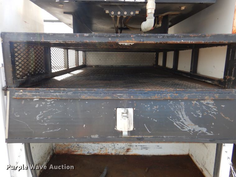 image for item GM9103 2009 Ford F750 Super Duty  utility truck