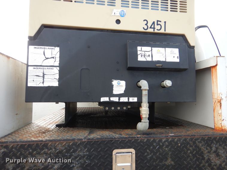 image for item GM9103 2009 Ford F750 Super Duty  utility truck