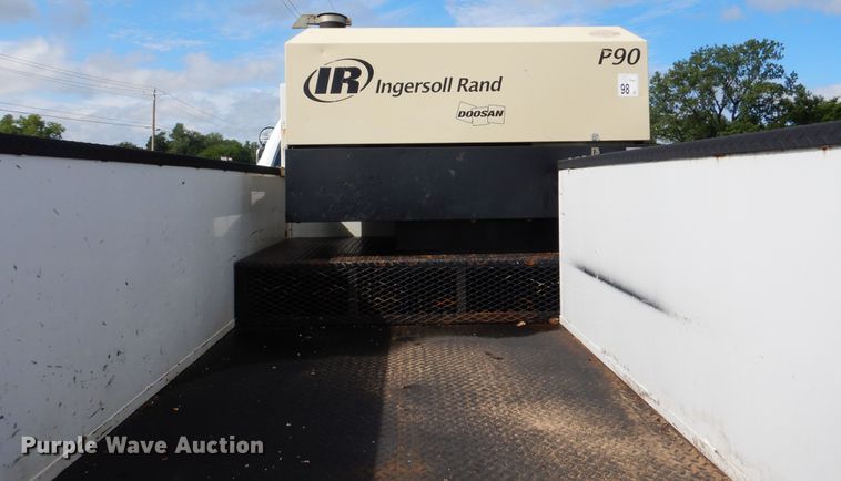 image for item GM9103 2009 Ford F750 Super Duty  utility truck