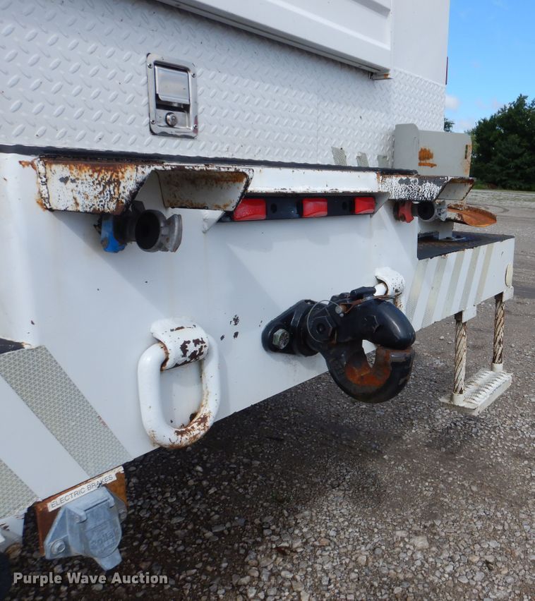 image for item GM9103 2009 Ford F750 Super Duty  utility truck