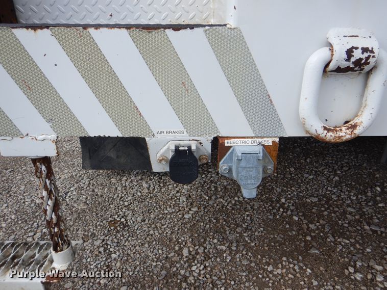 image for item GM9103 2009 Ford F750 Super Duty  utility truck