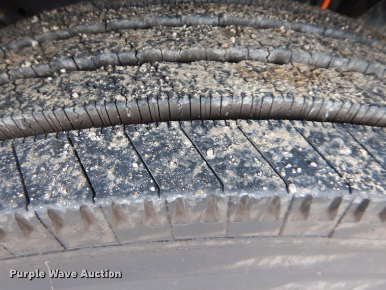 image for item GM9103 2009 Ford F750 Super Duty  utility truck