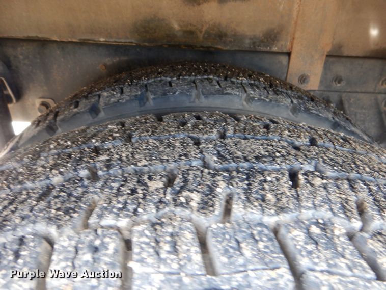 image for item GM9103 2009 Ford F750 Super Duty  utility truck