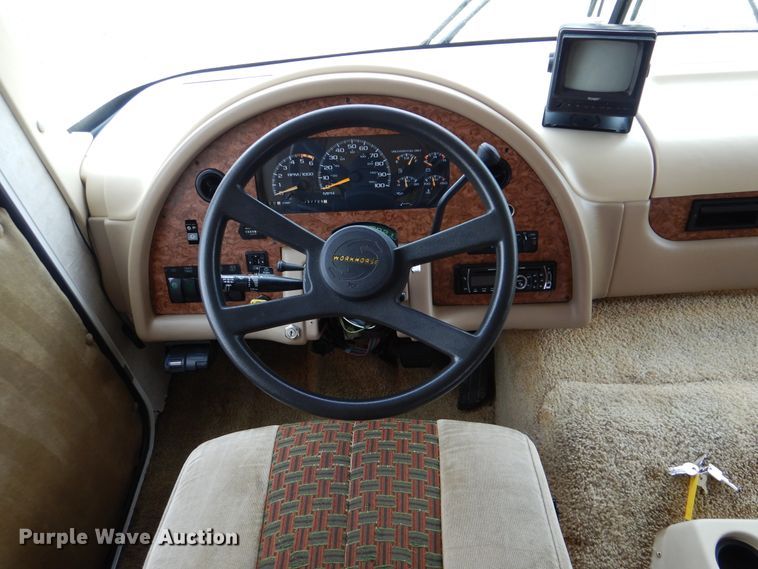 image for item GM9109 2002 Damon Daybreak  RV