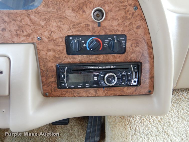 image for item GM9109 2002 Damon Daybreak  RV