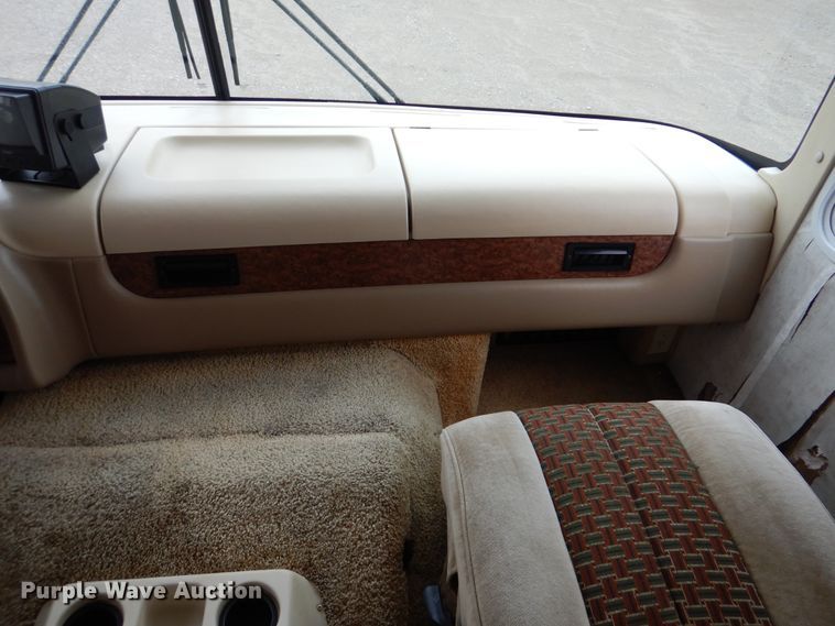 image for item GM9109 2002 Damon Daybreak  RV