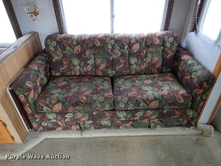 image for item GM9109 2002 Damon Daybreak  RV