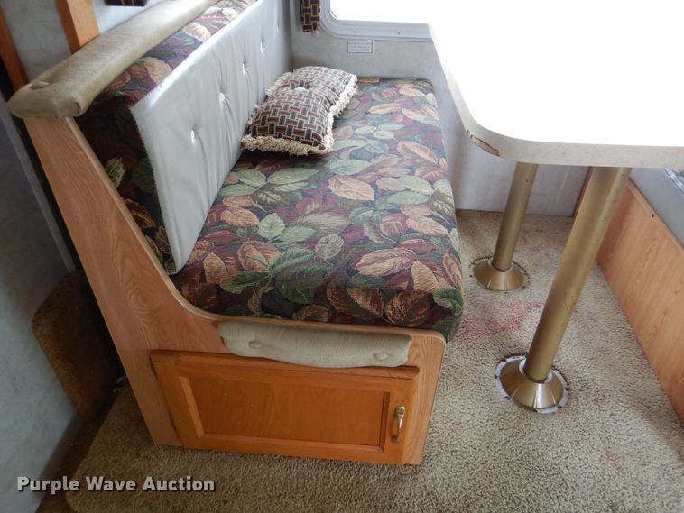 image for item GM9109 2002 Damon Daybreak  RV