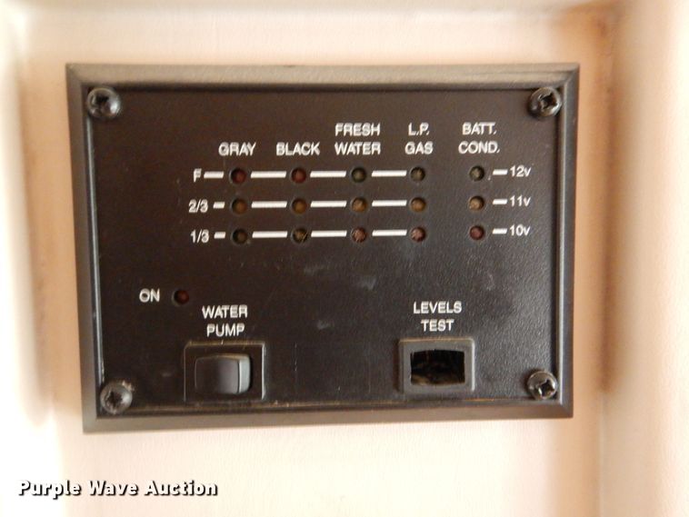 image for item GM9109 2002 Damon Daybreak  RV