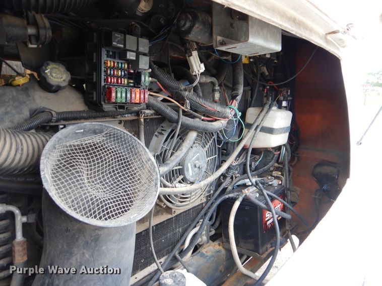 image for item GM9109 2002 Damon Daybreak  RV