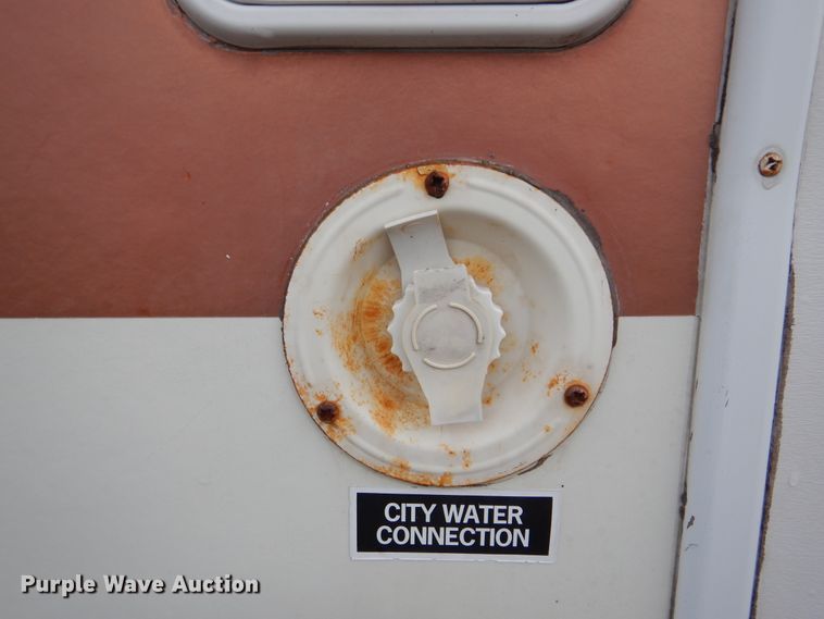 image for item GM9109 2002 Damon Daybreak  RV