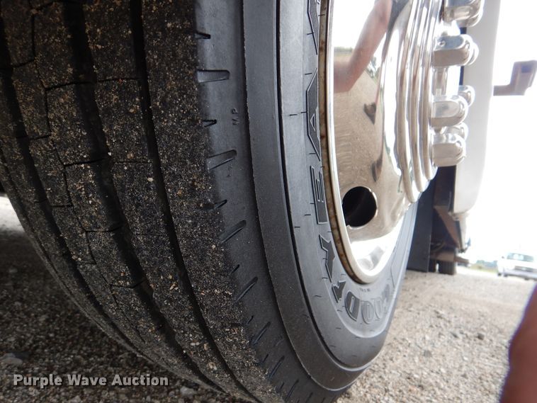 image for item GM9109 2002 Damon Daybreak  RV