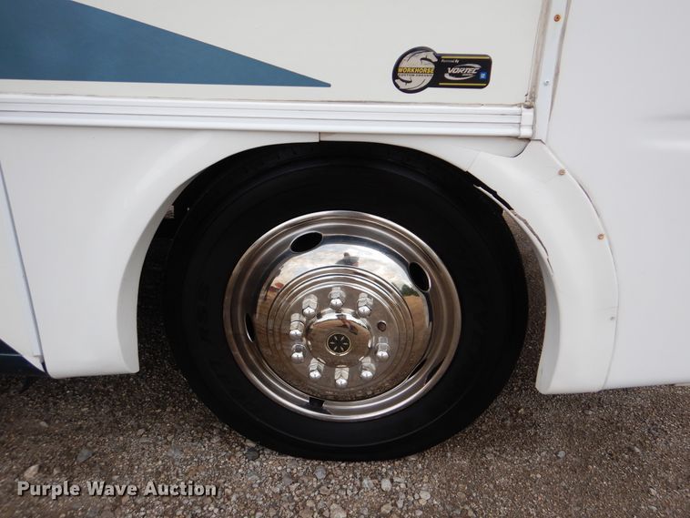 image for item GM9109 2002 Damon Daybreak  RV