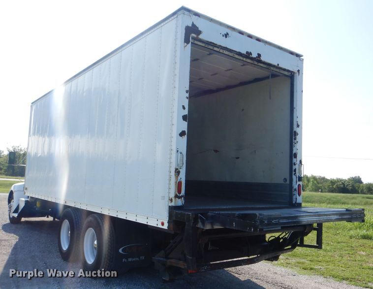 image for item GM9154 2011 Kenworth T370  refrigerated box truck