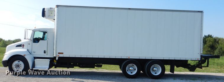 image for item GM9154 2011 Kenworth T370  refrigerated box truck