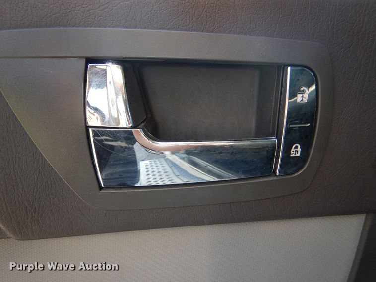 image for item GM9154 2011 Kenworth T370  refrigerated box truck