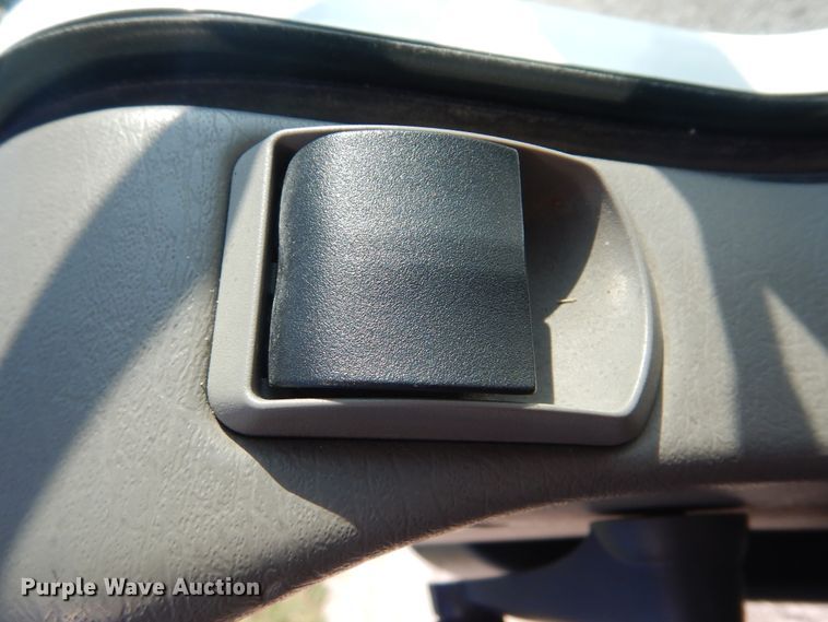 image for item GM9154 2011 Kenworth T370  refrigerated box truck