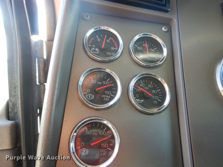 image for item GM9154 2011 Kenworth T370  refrigerated box truck