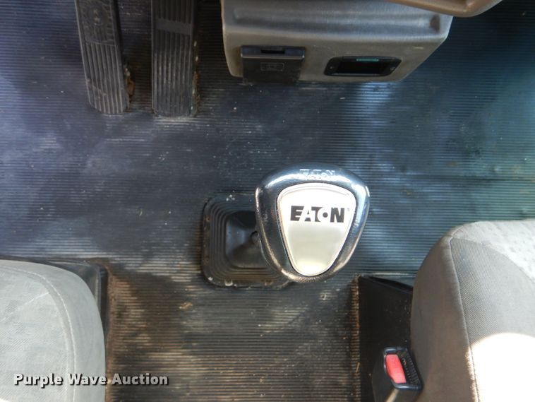 image for item GM9154 2011 Kenworth T370  refrigerated box truck