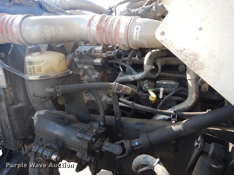 image for item GM9154 2011 Kenworth T370  refrigerated box truck