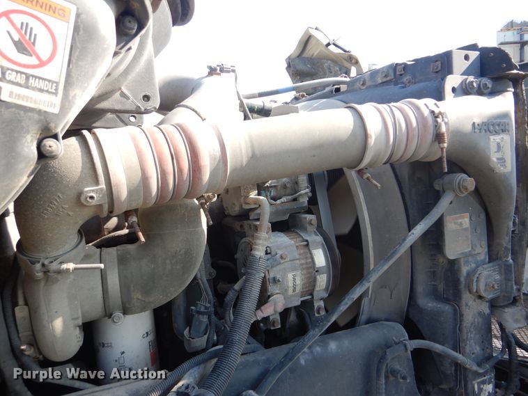 image for item GM9154 2011 Kenworth T370  refrigerated box truck