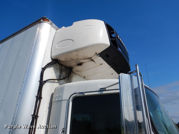 image for item GM9154 2011 Kenworth T370  refrigerated box truck