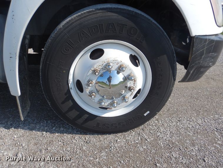 image for item GM9154 2011 Kenworth T370  refrigerated box truck