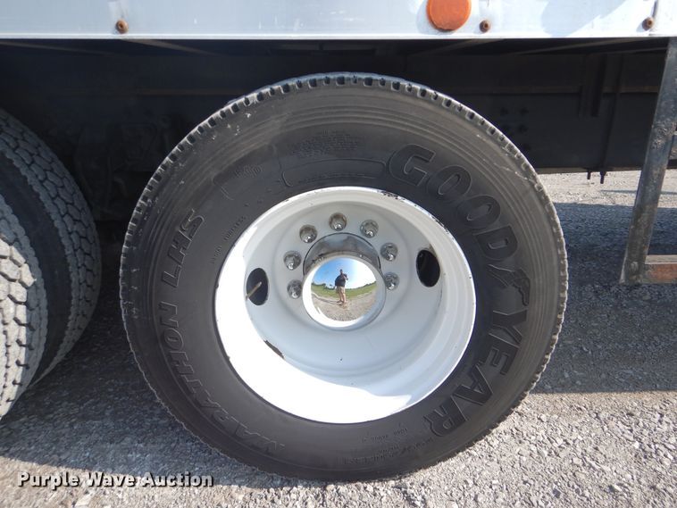 image for item GM9154 2011 Kenworth T370  refrigerated box truck