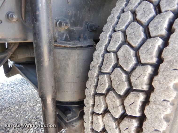 image for item GM9154 2011 Kenworth T370  refrigerated box truck