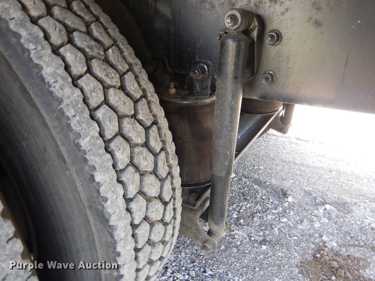 image for item GM9154 2011 Kenworth T370  refrigerated box truck