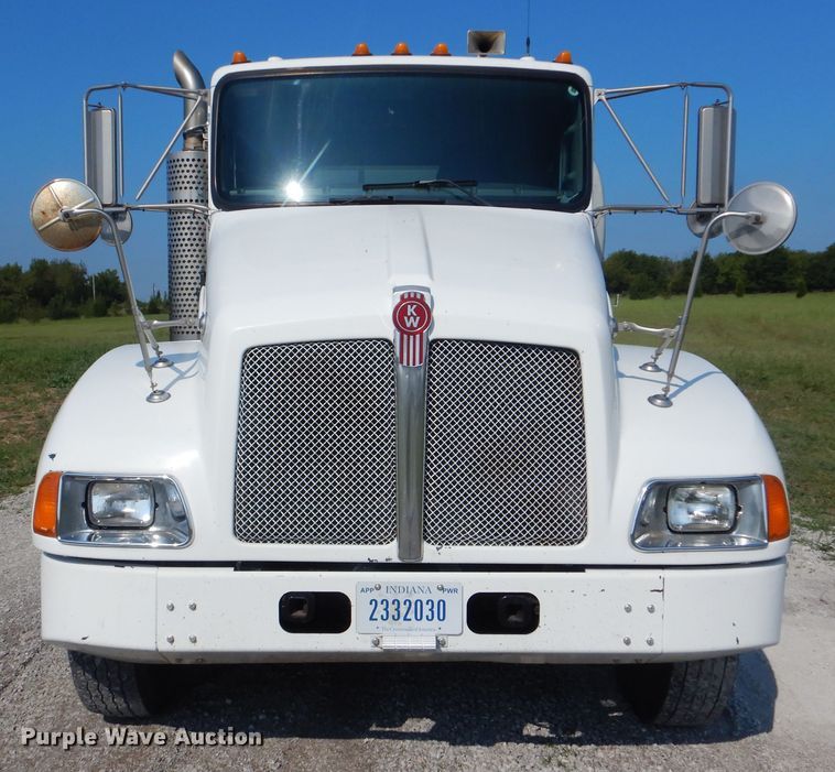 image for item GM9155 2007 Kenworth T300  fuel truck