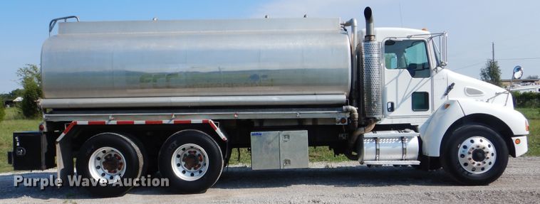 image for item GM9155 2007 Kenworth T300  fuel truck