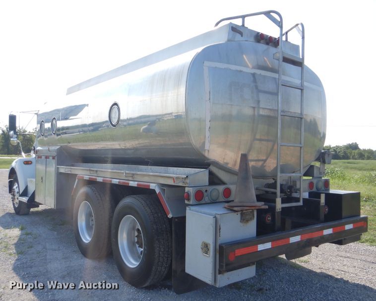 image for item GM9155 2007 Kenworth T300  fuel truck