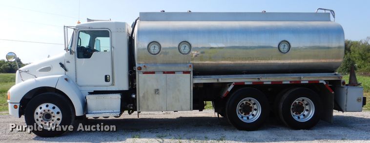 image for item GM9155 2007 Kenworth T300  fuel truck