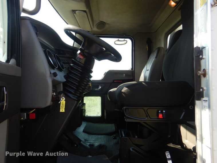 image for item GM9155 2007 Kenworth T300  fuel truck