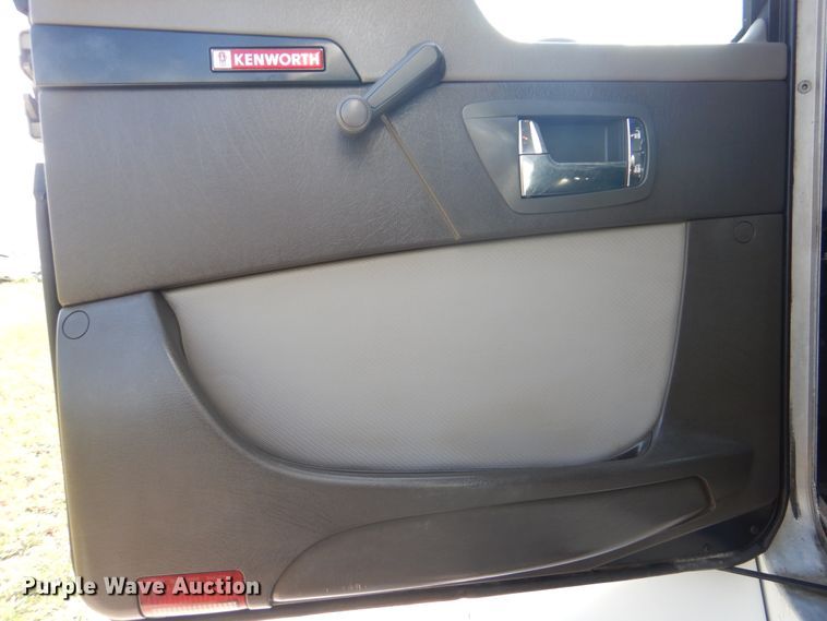 image for item GM9155 2007 Kenworth T300  fuel truck