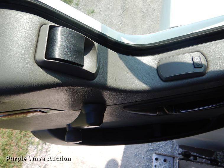 image for item GM9155 2007 Kenworth T300  fuel truck