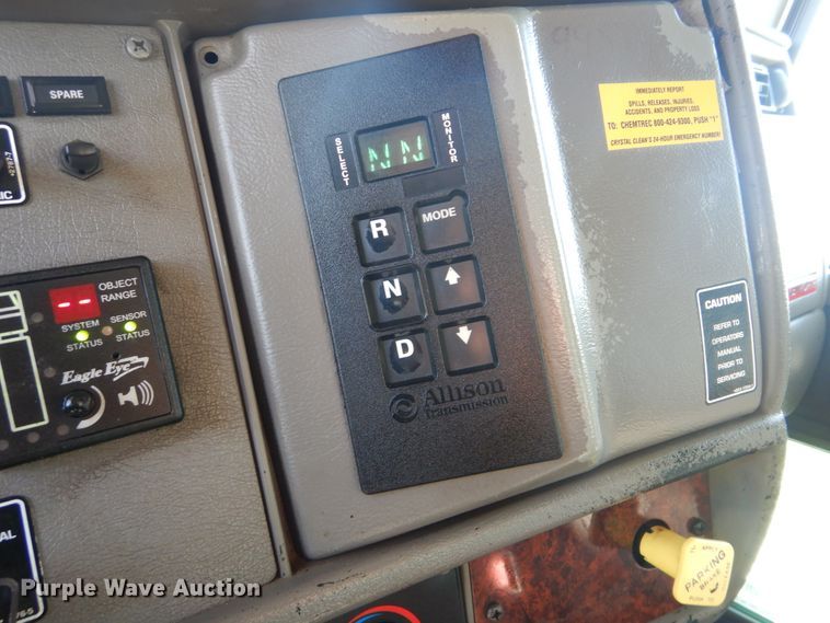 image for item GM9155 2007 Kenworth T300  fuel truck