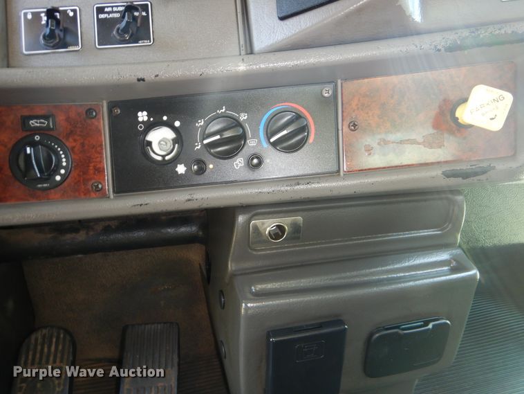 image for item GM9155 2007 Kenworth T300  fuel truck