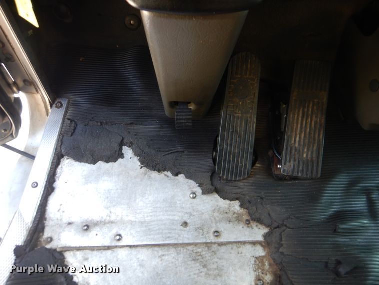 image for item GM9155 2007 Kenworth T300  fuel truck