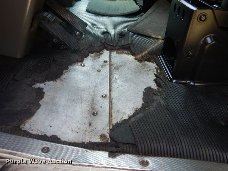 image for item GM9155 2007 Kenworth T300  fuel truck