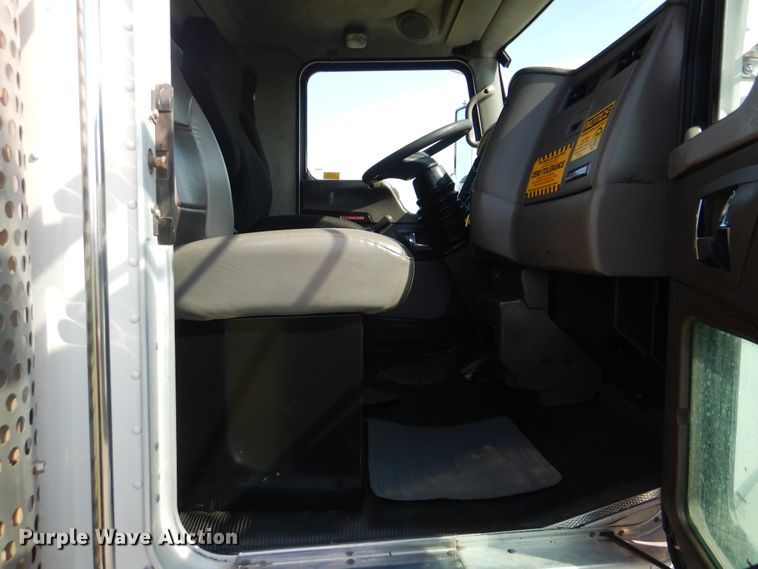 image for item GM9155 2007 Kenworth T300  fuel truck