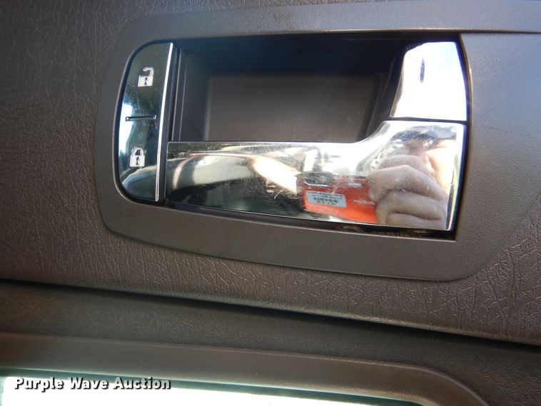 image for item GM9155 2007 Kenworth T300  fuel truck