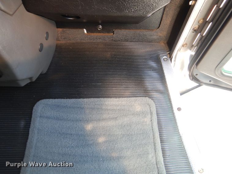 image for item GM9155 2007 Kenworth T300  fuel truck