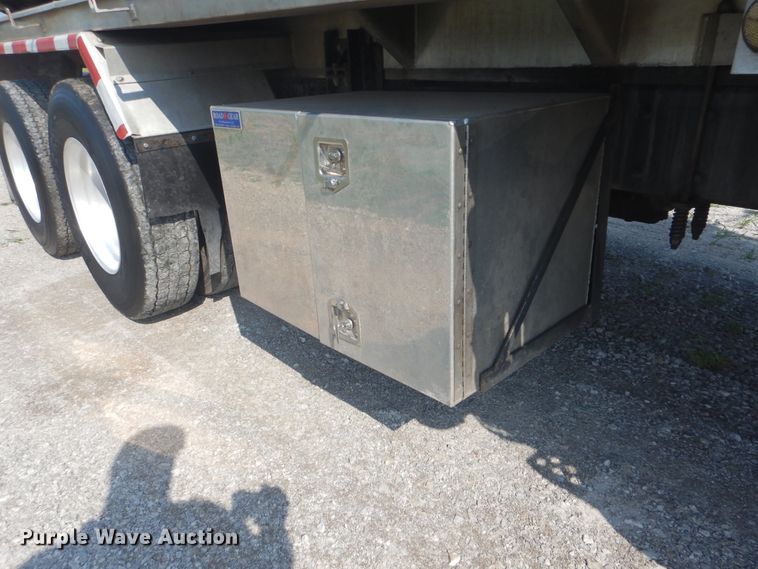 image for item GM9155 2007 Kenworth T300  fuel truck