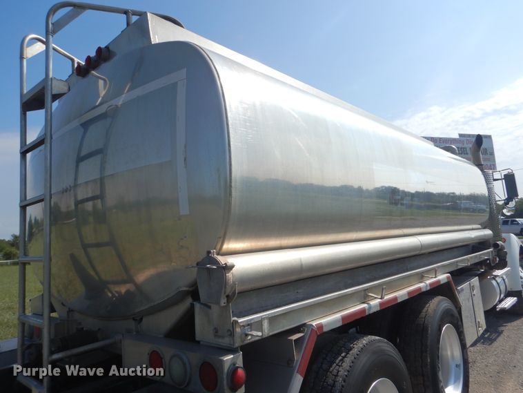 image for item GM9155 2007 Kenworth T300  fuel truck