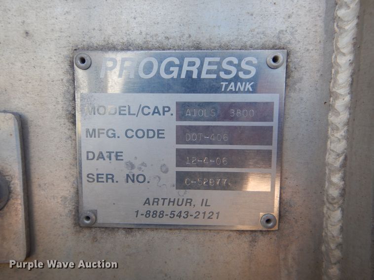 image for item GM9155 2007 Kenworth T300  fuel truck