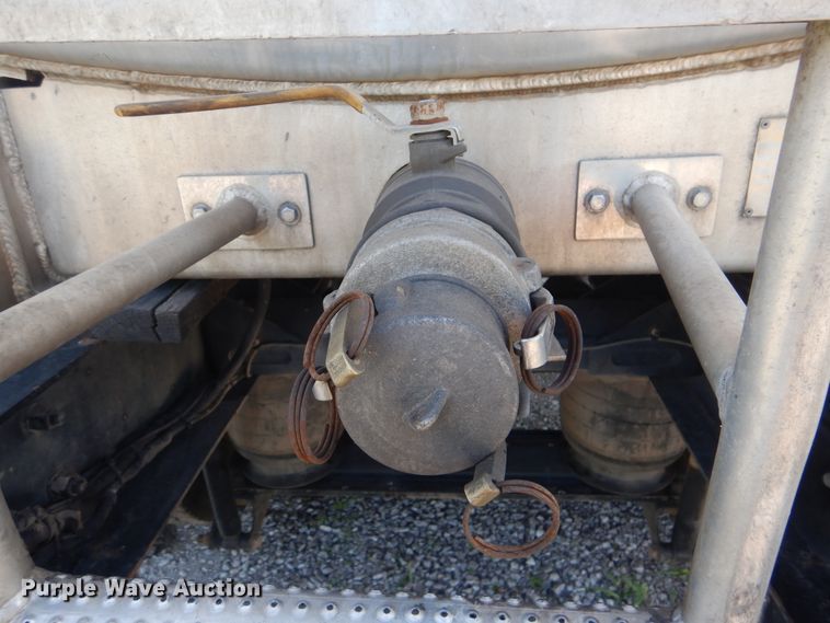 image for item GM9155 2007 Kenworth T300  fuel truck