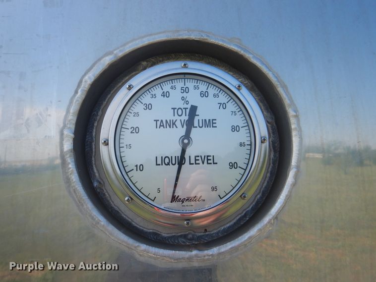 image for item GM9155 2007 Kenworth T300  fuel truck