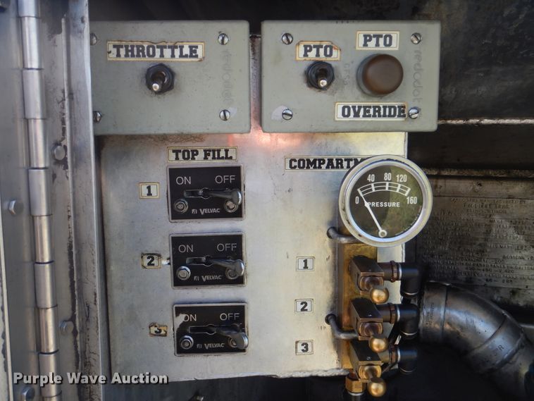 image for item GM9155 2007 Kenworth T300  fuel truck